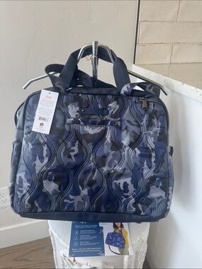 lug Aviator Carry-All Tote/Overnight Bag Camo Navy Quilted Travel Multi Pockets